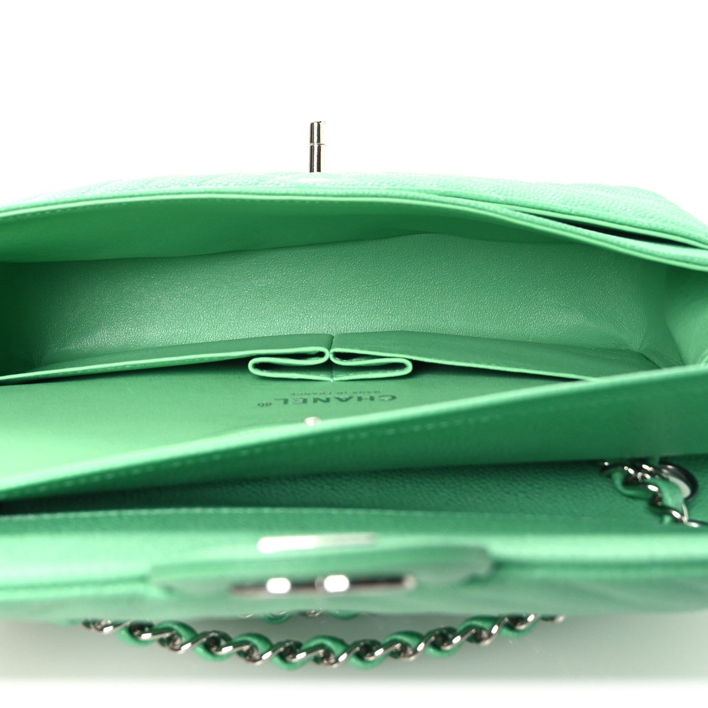Caviar Chevron Quilted Medium Double Flap Green