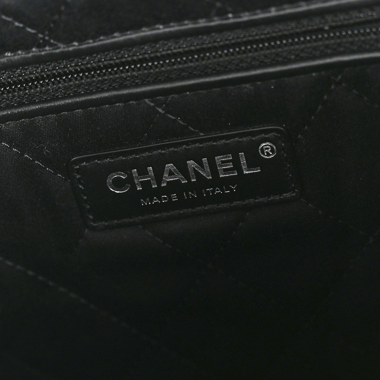 Shiny Calfskin Quilted Chanel 22 Black